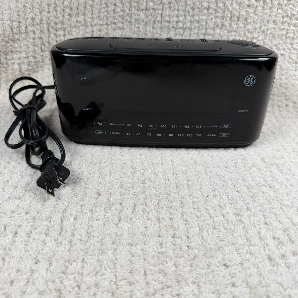GE Digital Alarm Clock Radio Green LED Dual Alarm Black 7-4852A Vintage Tech - Picture 2 of 8